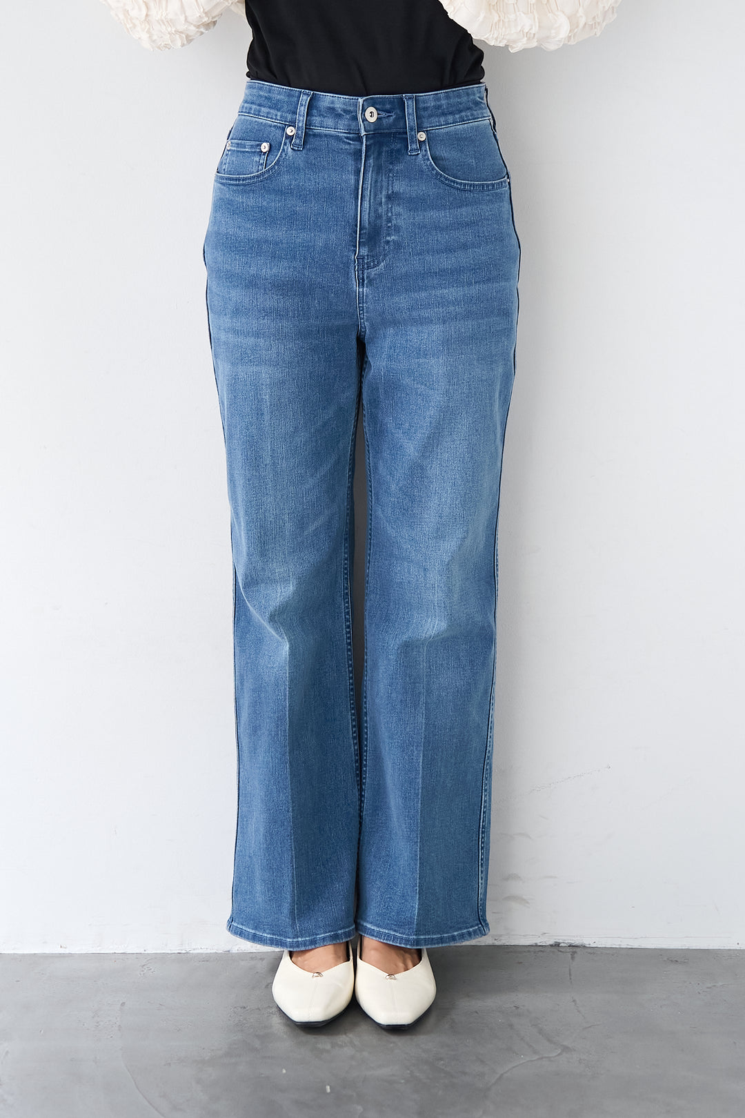 [SET]シャーリングネックボリュームブラウス+セミフレアデニムパンツ(2set)