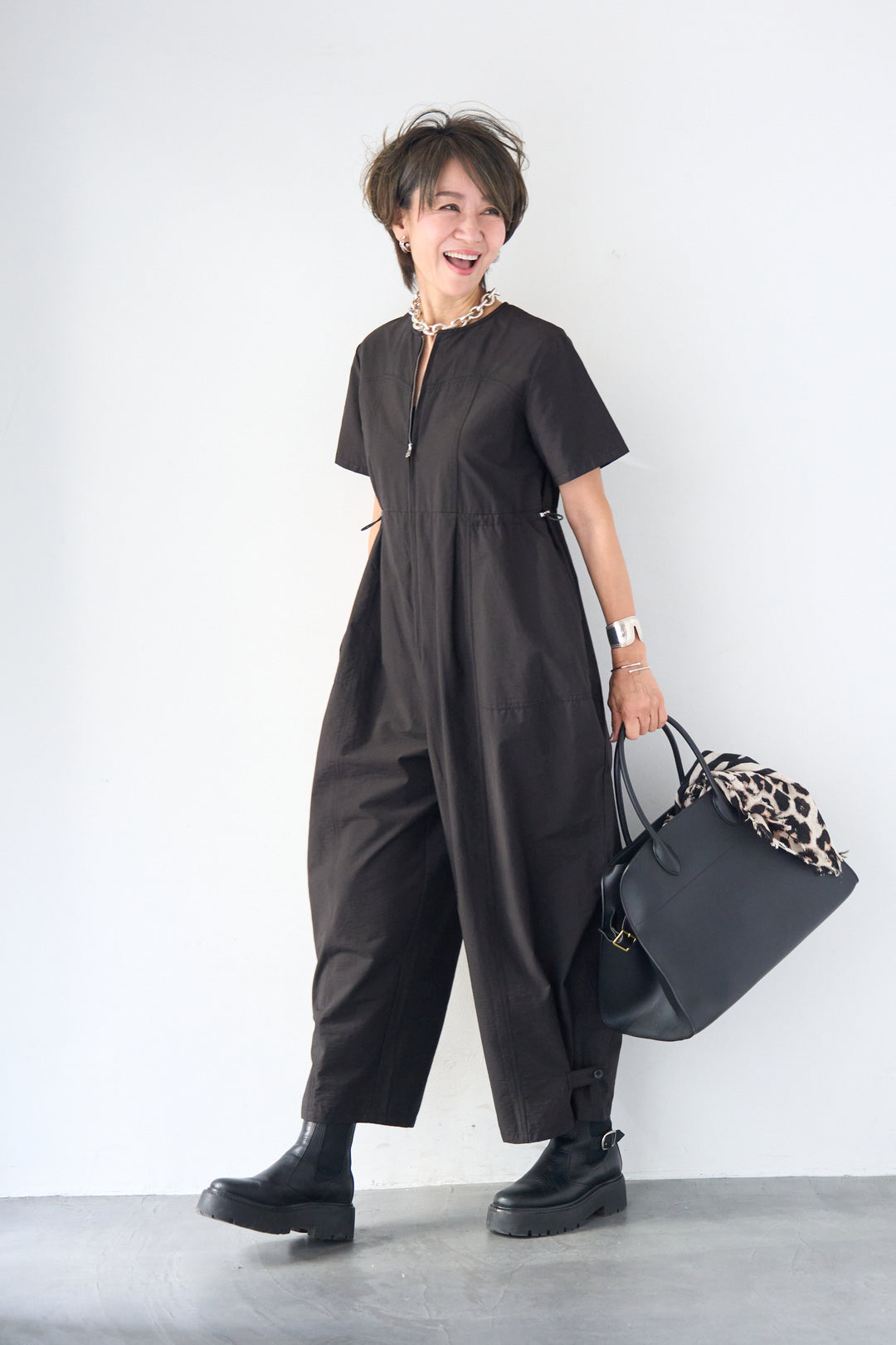 フロントジップコクーンシルエットオールインワン