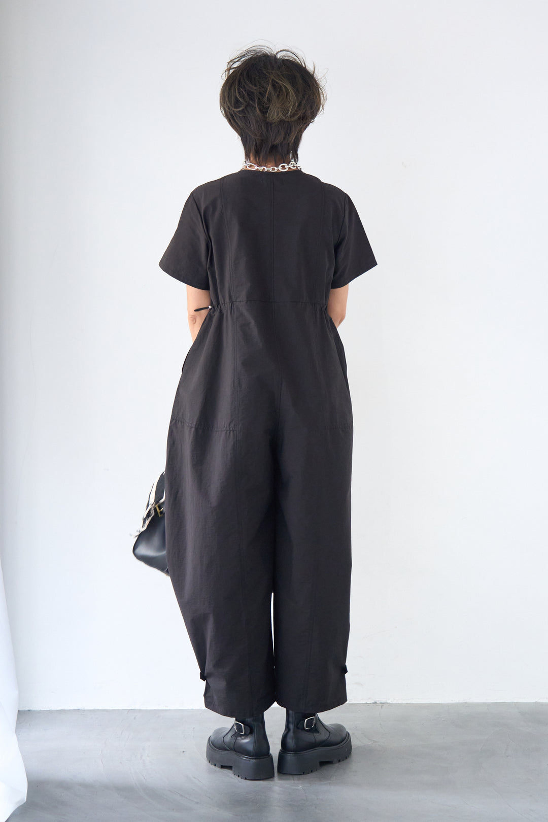 フロントジップコクーンシルエットオールインワン