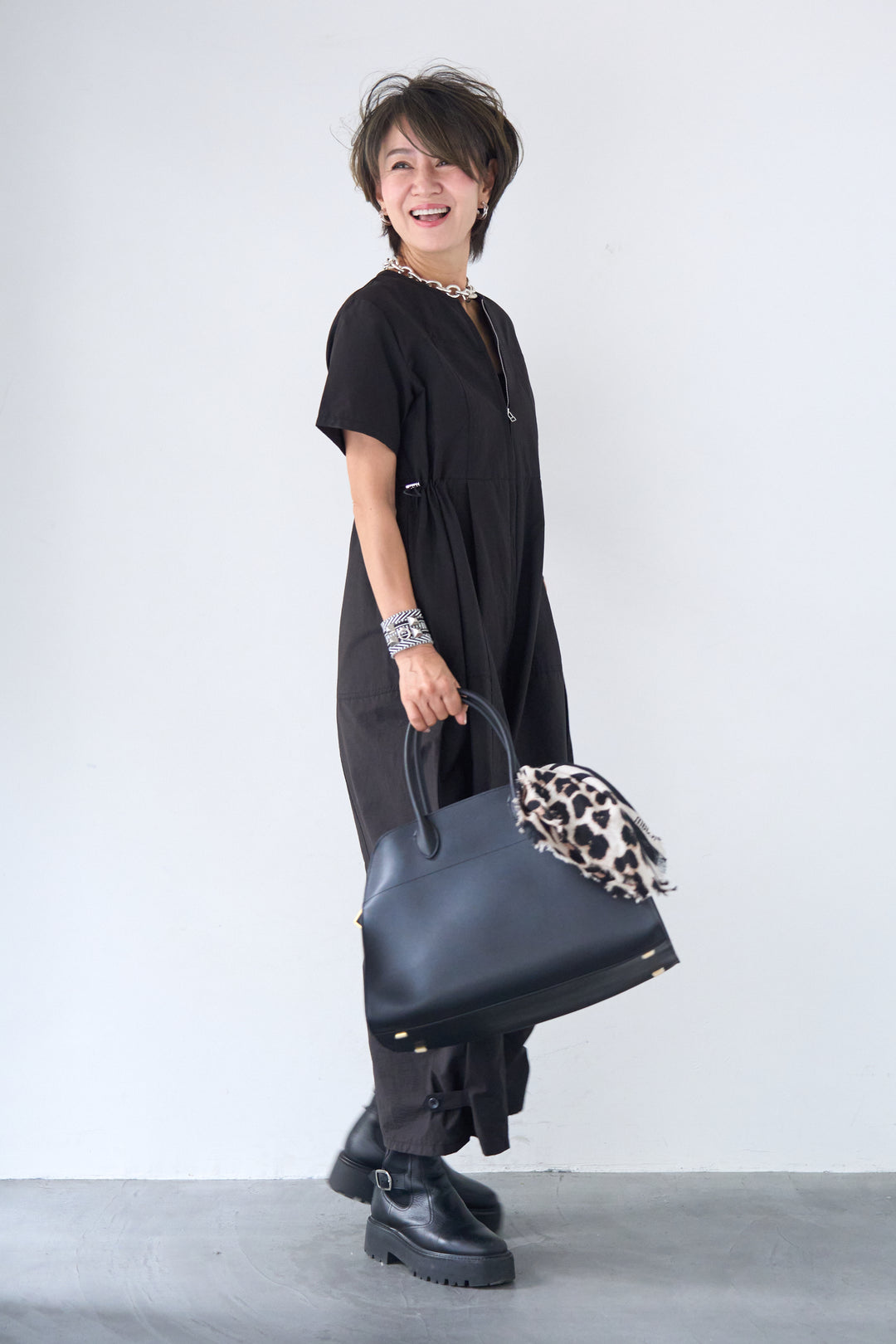 フロントジップコクーンシルエットオールインワン