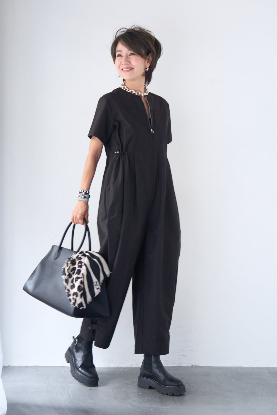 フロントジップコクーンシルエットオールインワン