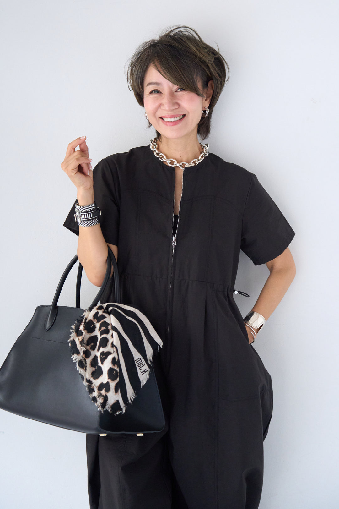 フロントジップコクーンシルエットオールインワン