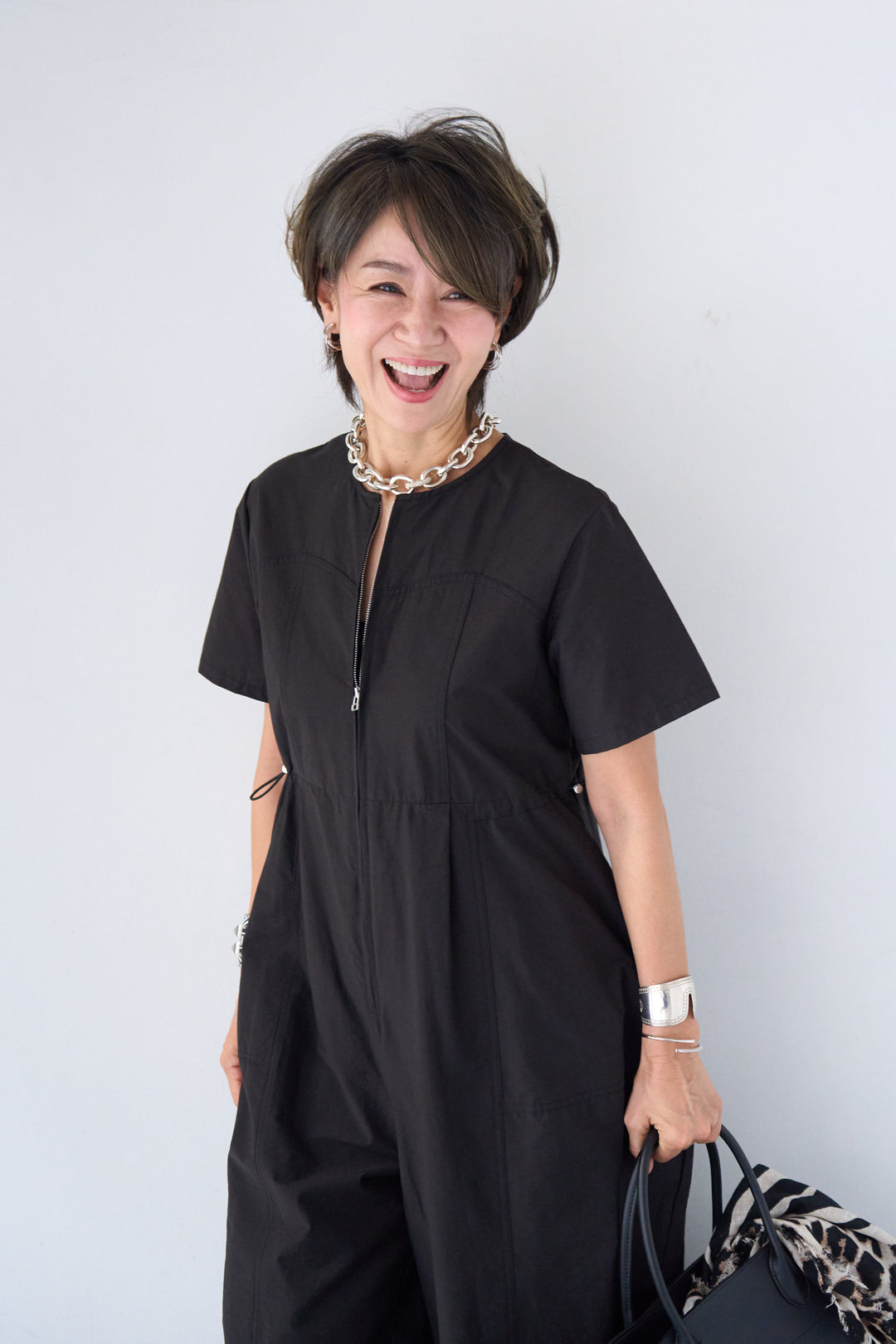 フロントジップコクーンシルエットオールインワン