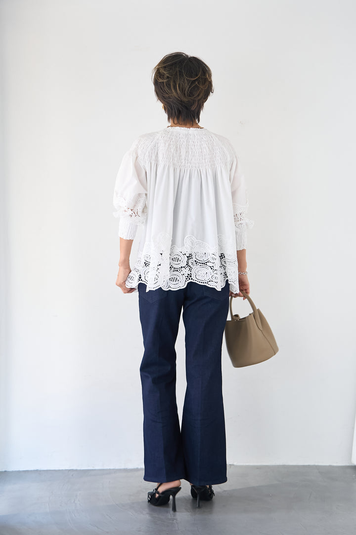 シャーリングネックボリュームブラウス