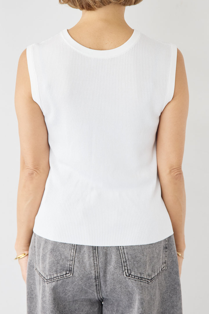 フロントドロップリブタンク