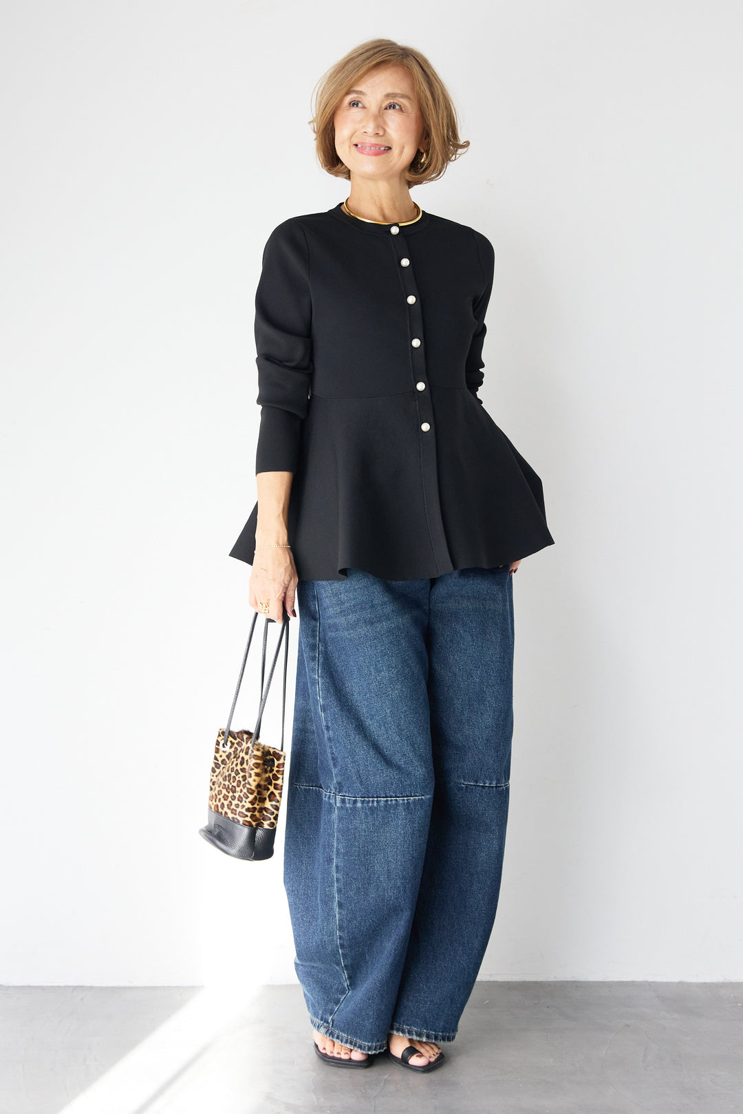 パールボタンペプラムカーディガン