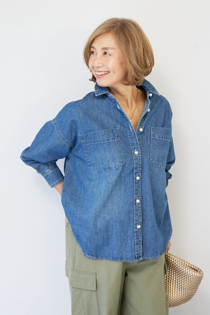 パールボタンデニムシャツ