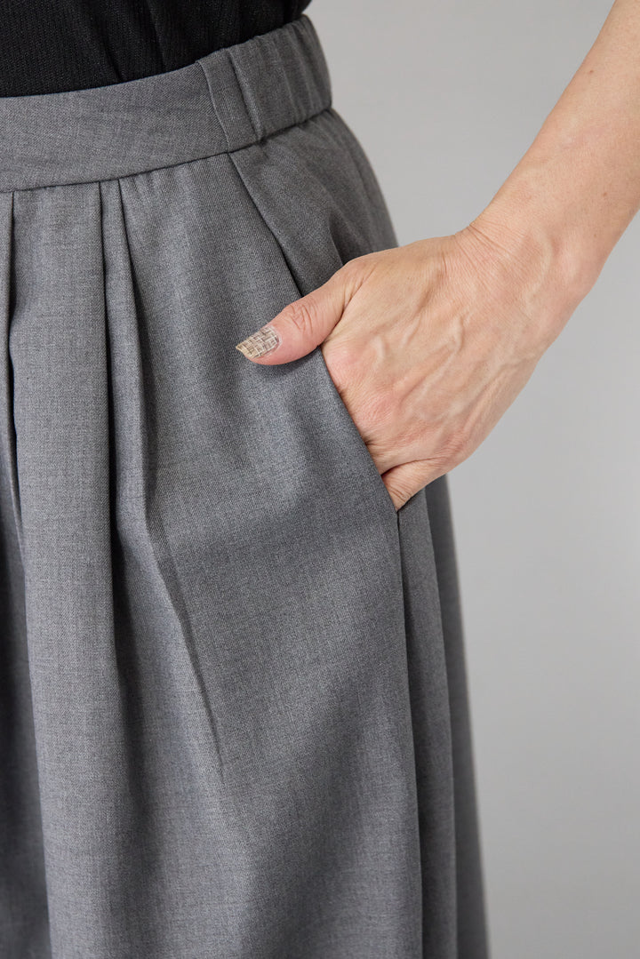 ボリュームタックフレアスカート