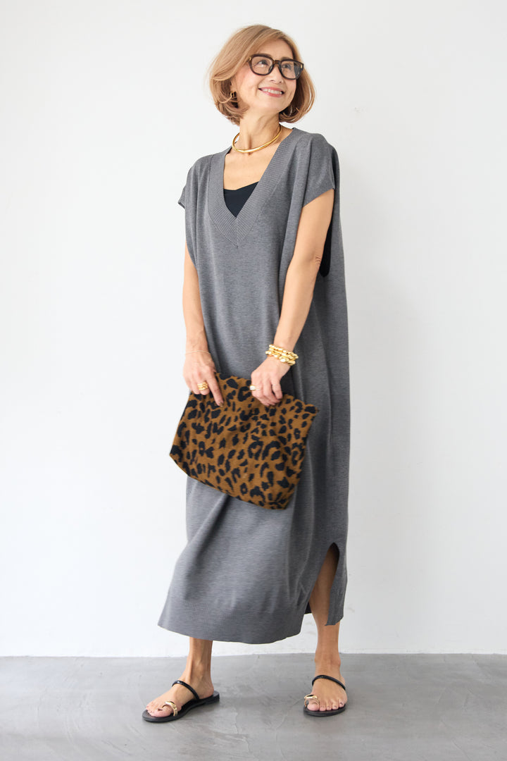 深Vネック サイドスリット ニットロングワンピース