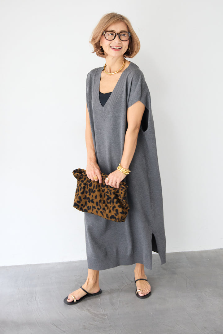 深Vネック サイドスリット ニットロングワンピース