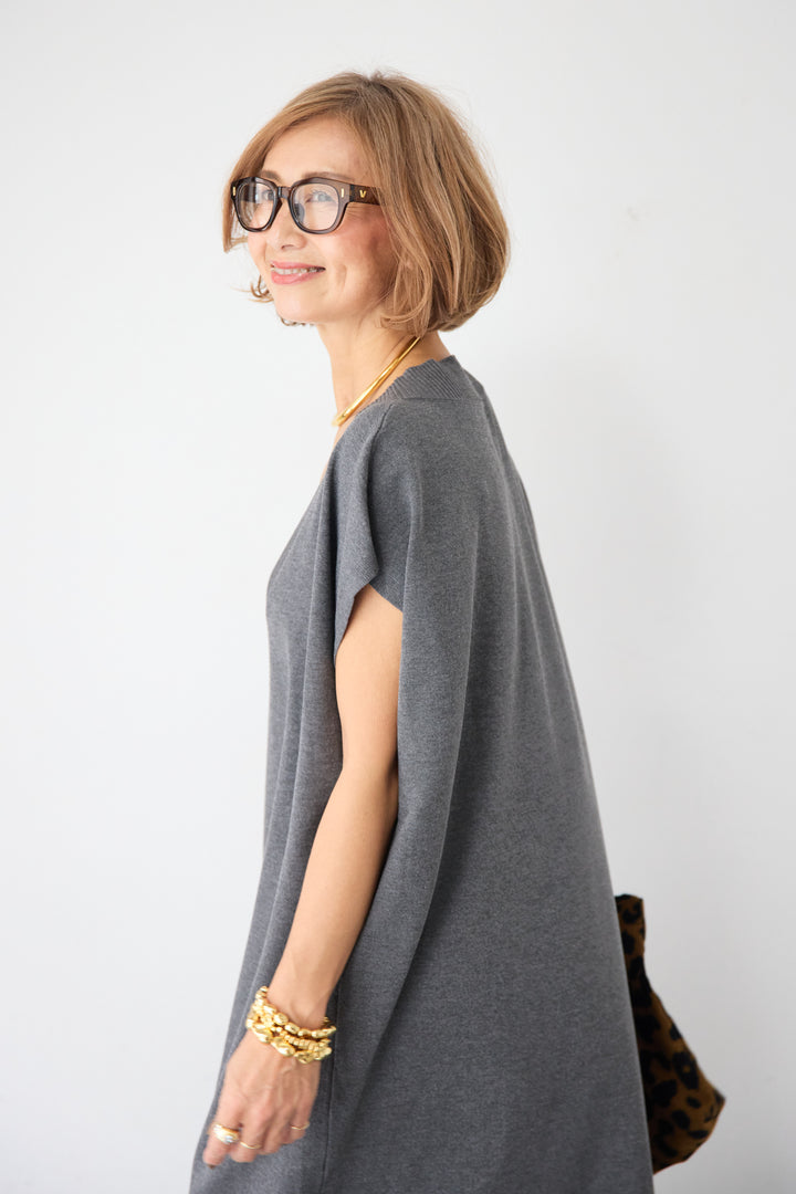 深Vネック サイドスリット ニットロングワンピース