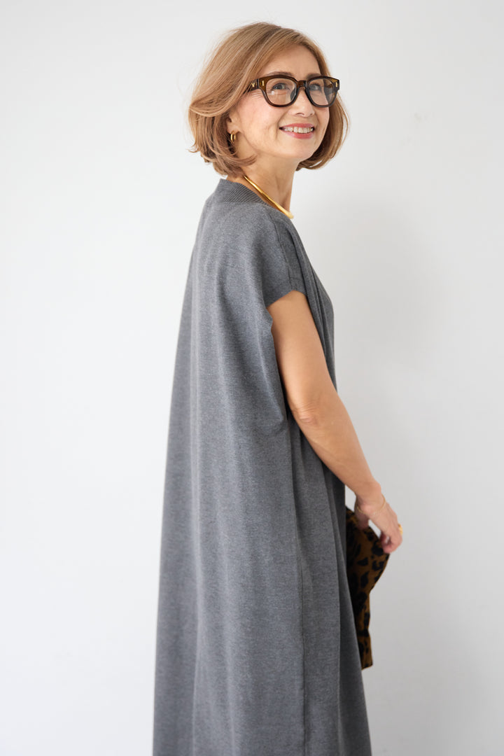 深Vネック サイドスリット ニットロングワンピース