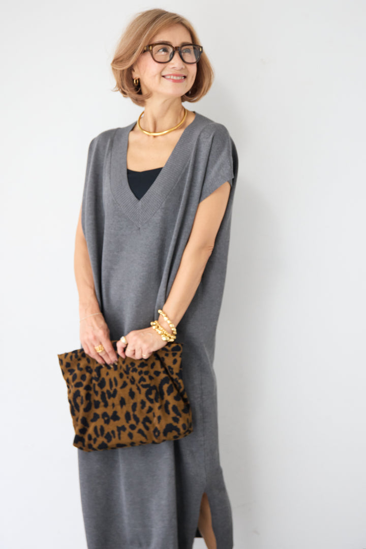 深Vネック サイドスリット ニットロングワンピース