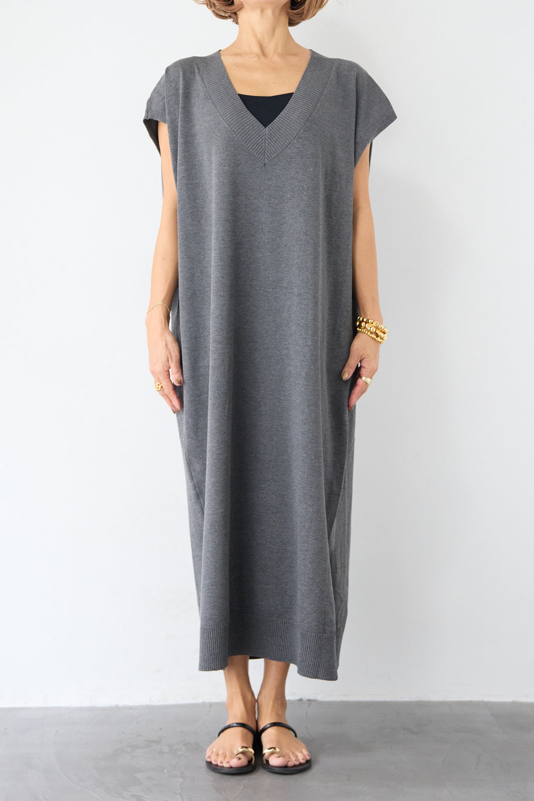 深Vネック サイドスリット ニットロングワンピース