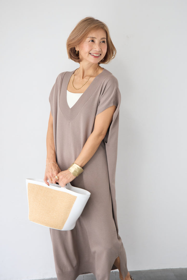 深Vネック サイドスリット ニットロングワンピース