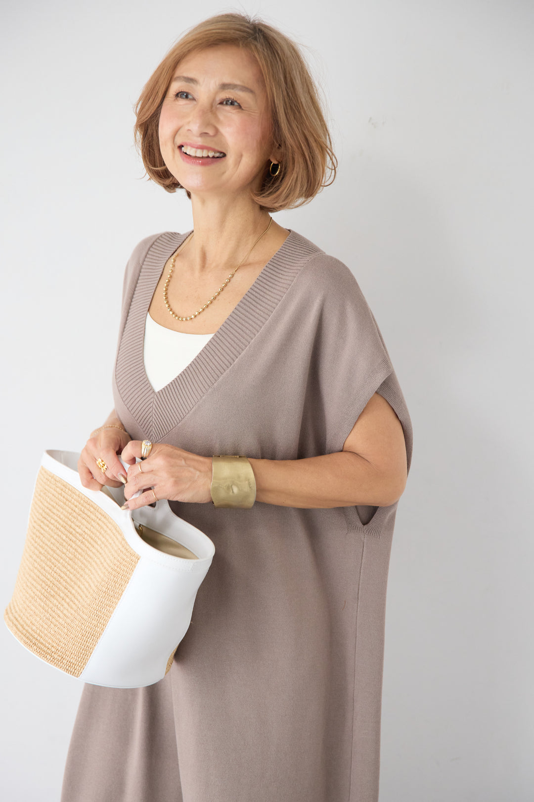 深Vネック サイドスリット ニットロングワンピース