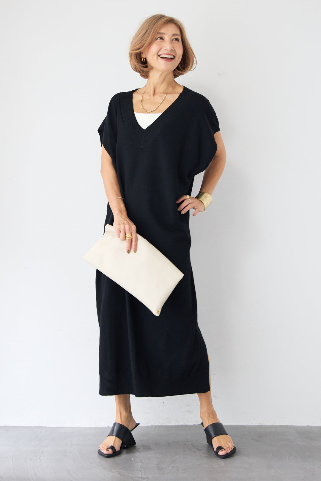 深Vネック サイドスリット ニットロングワンピース