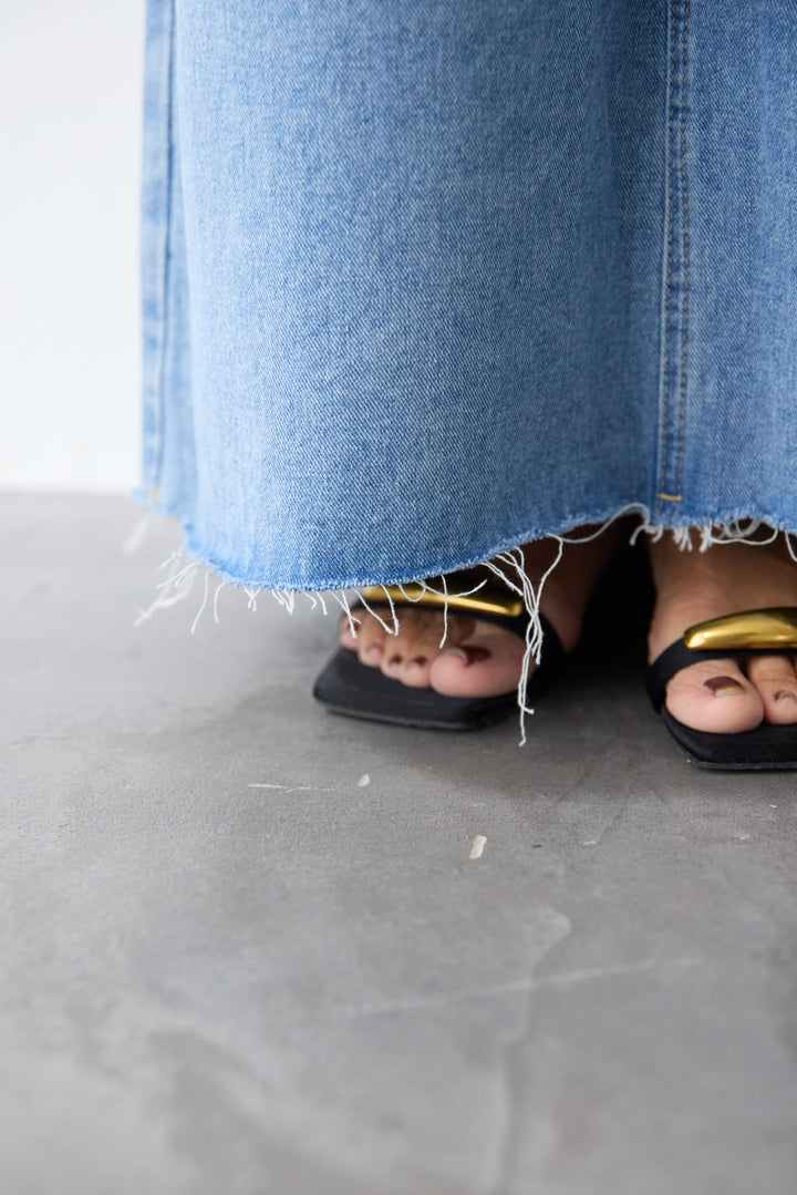 マキシ丈デニムサロペットスカート