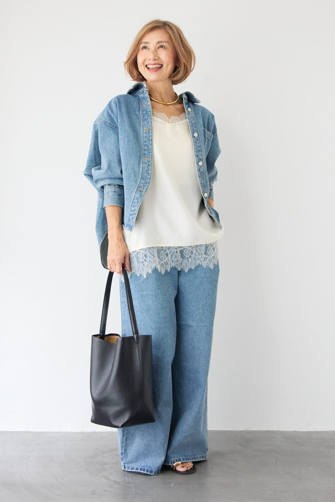 フロントタック・ワイドデニムパンツ