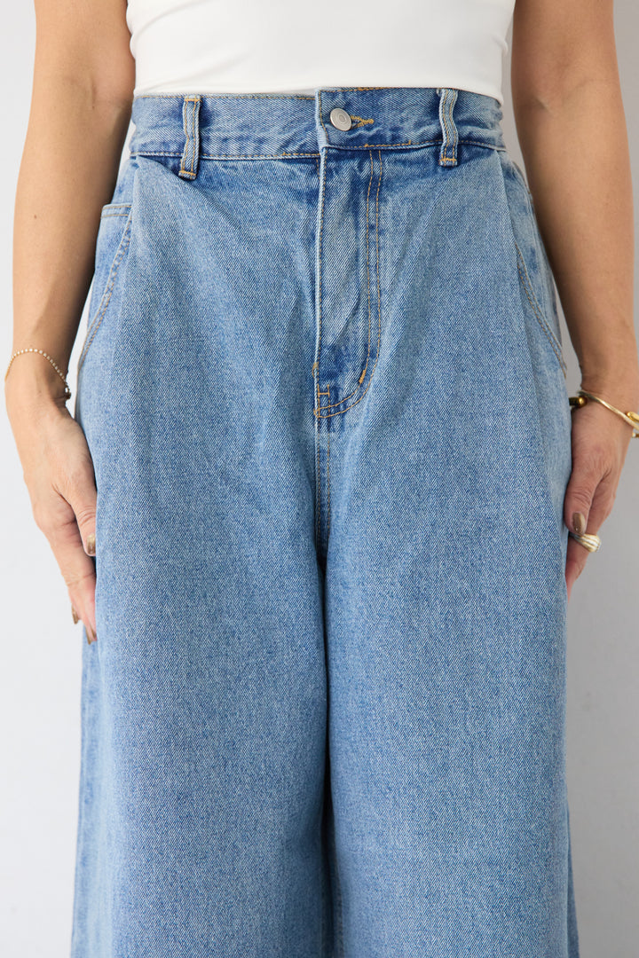 フロントタック・ワイドデニムパンツ