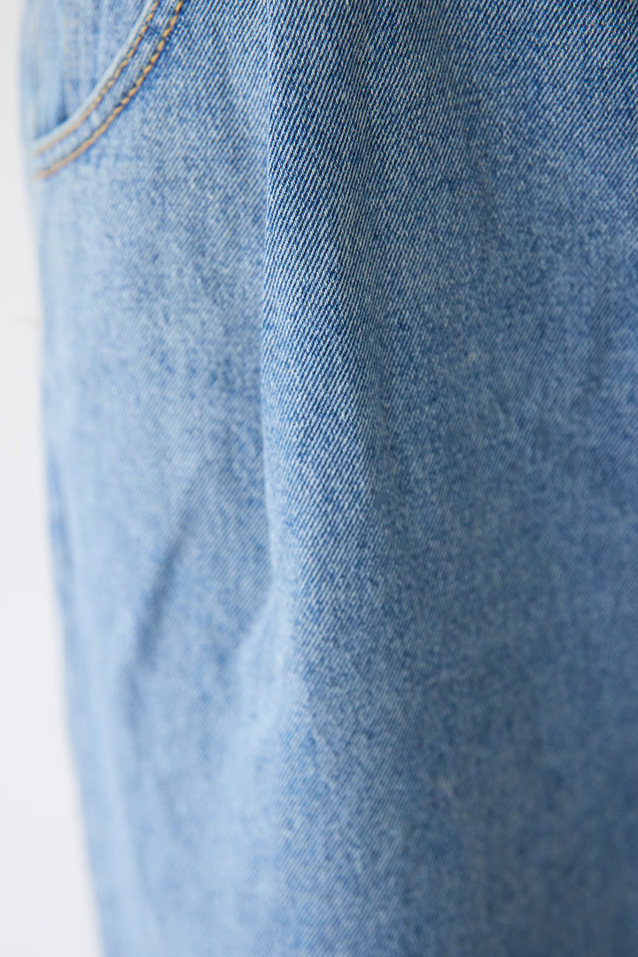 フロントタック・ワイドデニムパンツ