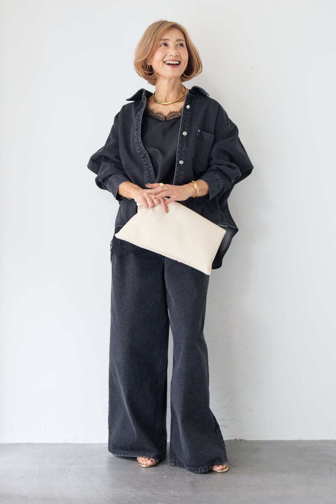 フロントタック・ワイドデニムパンツ