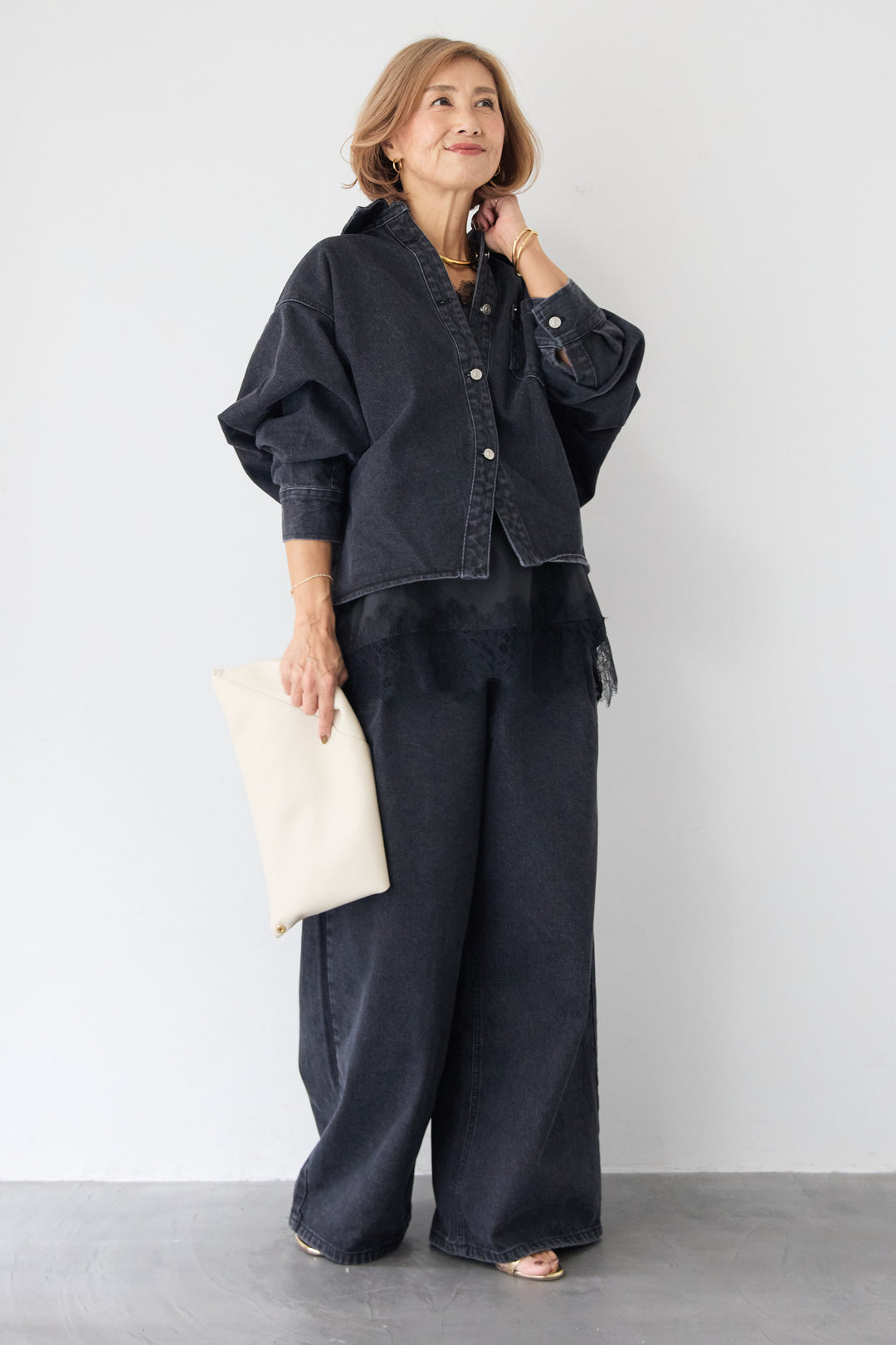 フロントタック・ワイドデニムパンツ