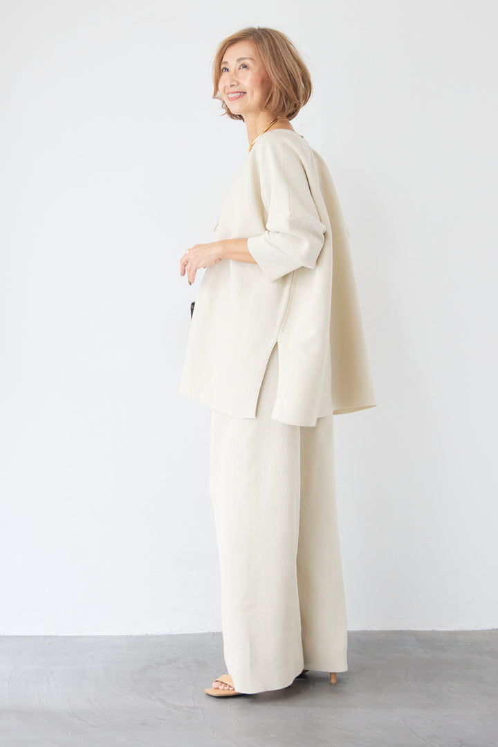 Vネックオーバーニット×ワイドパンツ ニットセットアップ