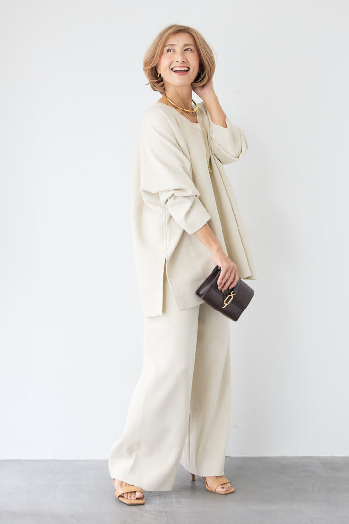 Vネックオーバーニット×ワイドパンツ ニットセットアップ