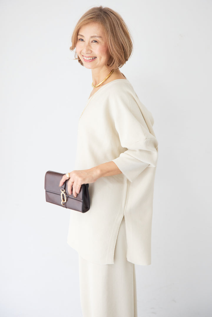 Vネックオーバーニット×ワイドパンツ ニットセットアップ