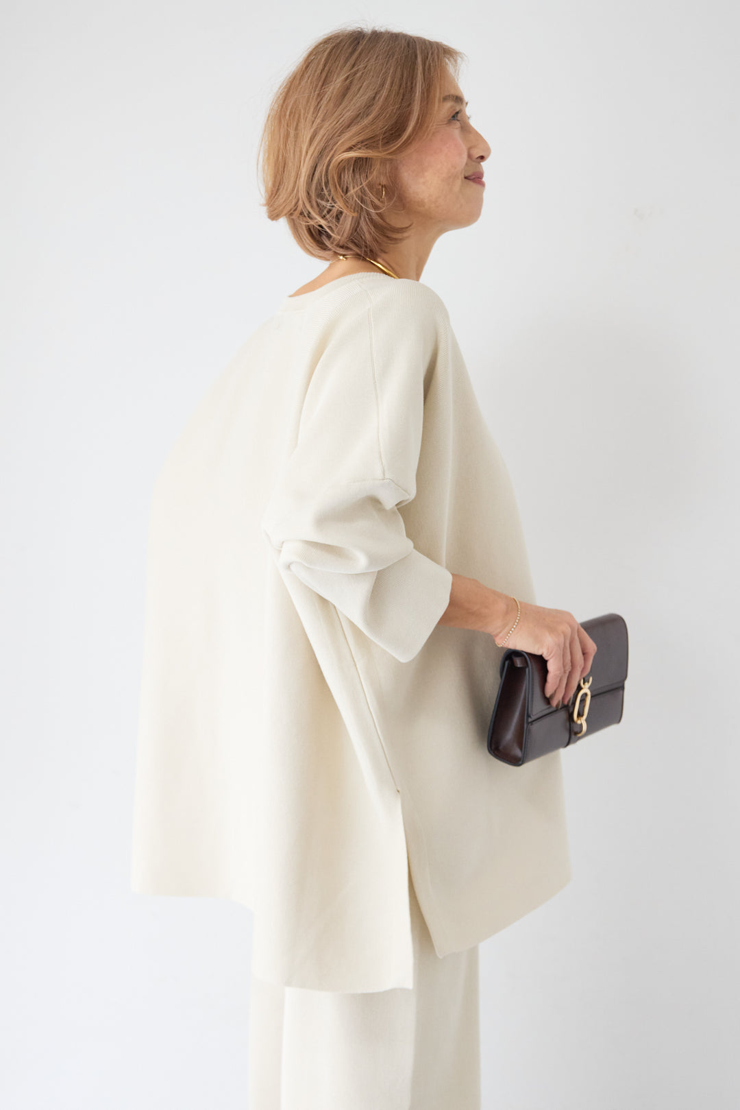 Vネックオーバーニット×ワイドパンツ ニットセットアップ