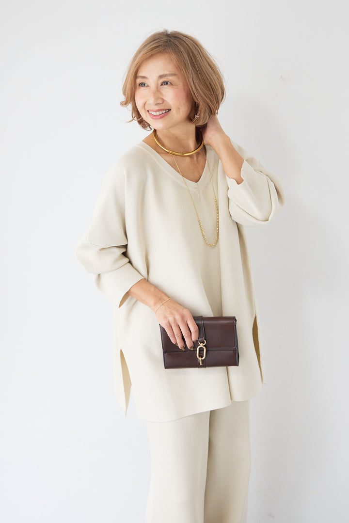 Vネックオーバーニット×ワイドパンツ ニットセットアップ