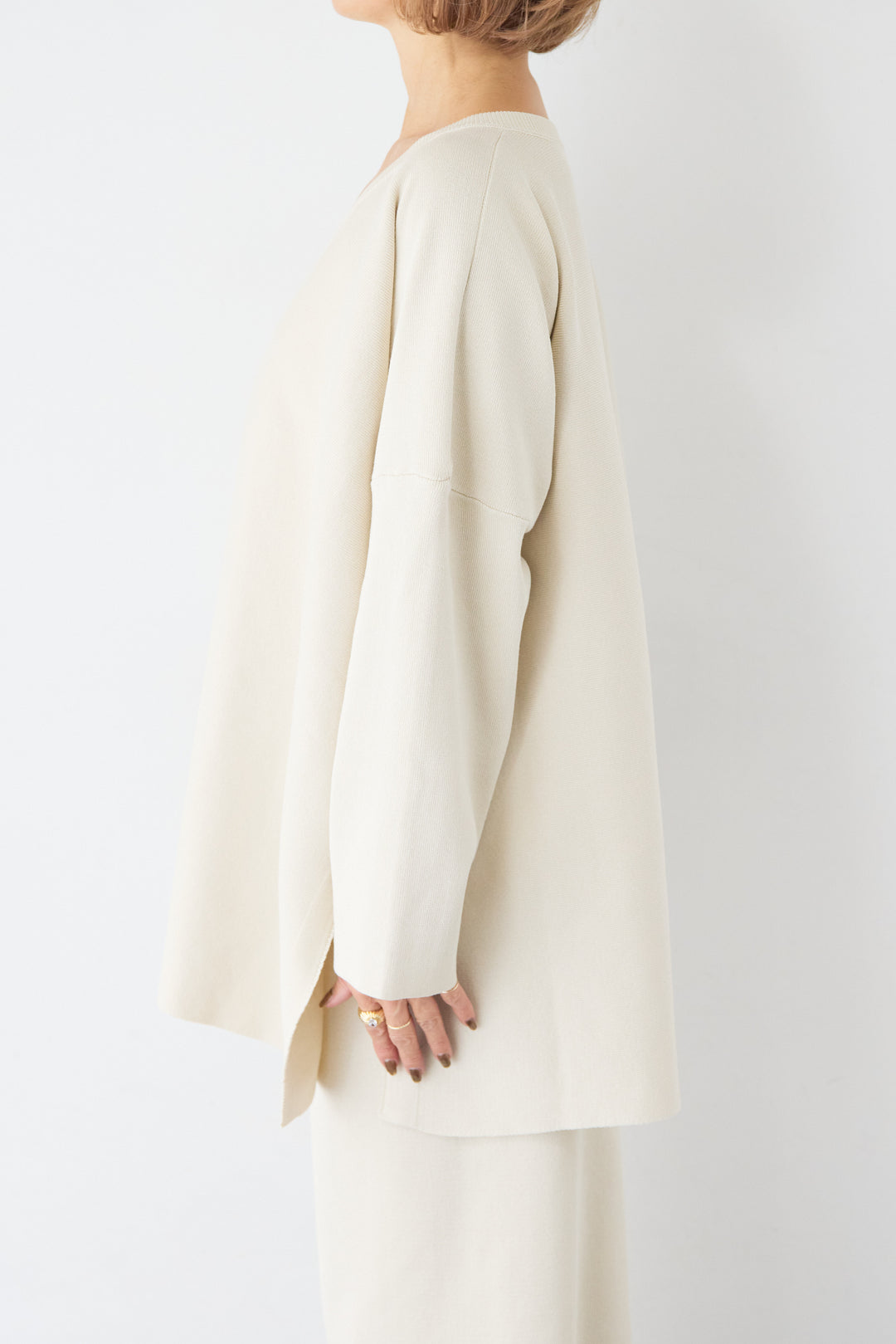 Vネックオーバーニット×ワイドパンツ ニットセットアップ