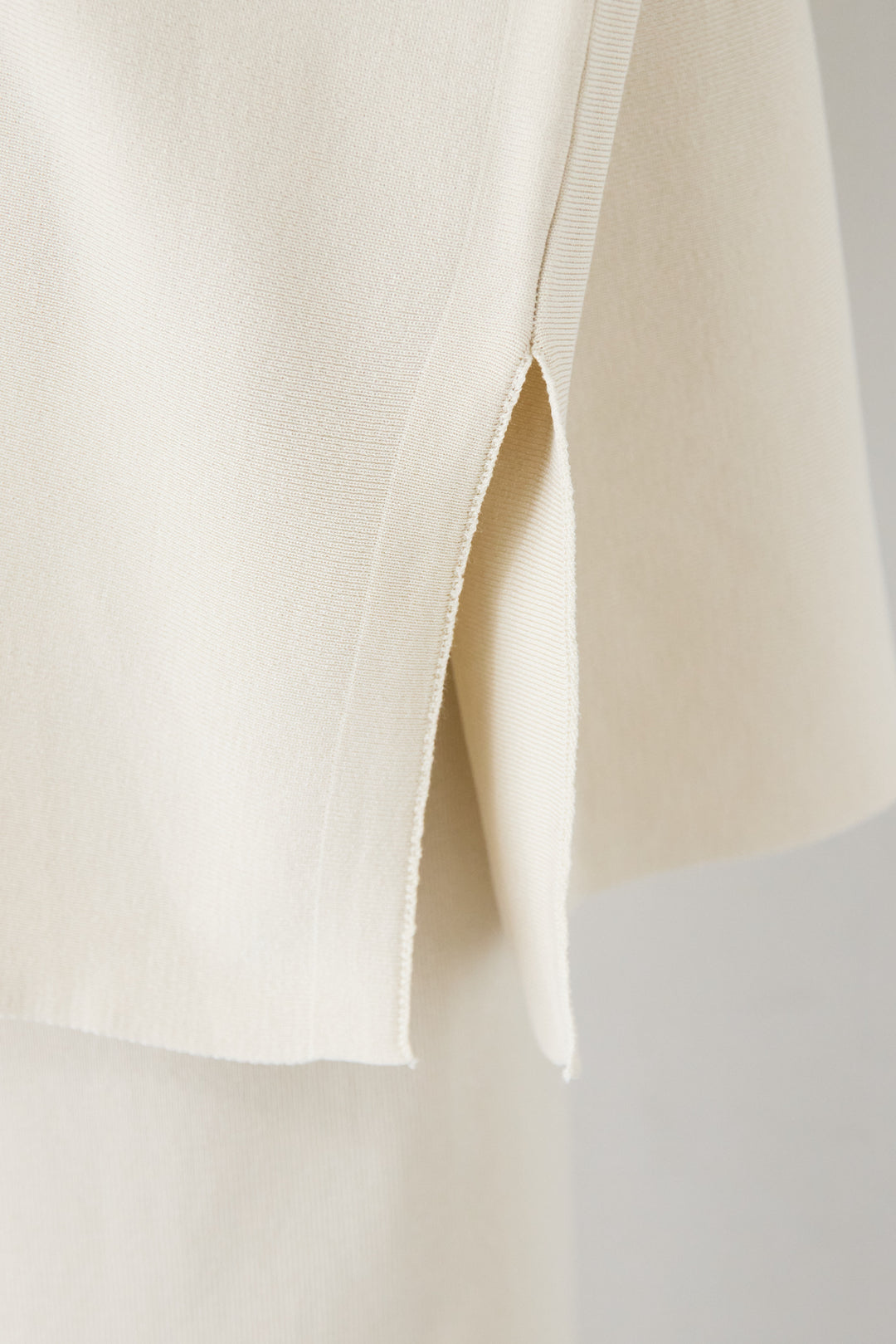 Vネックオーバーニット×ワイドパンツ ニットセットアップ