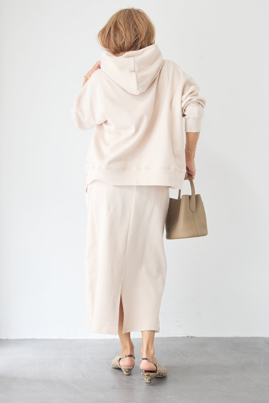 [SET]フーディパーカー＆タイトスカート セットアップ+シルキーエリュール レースキャミソール(2set)