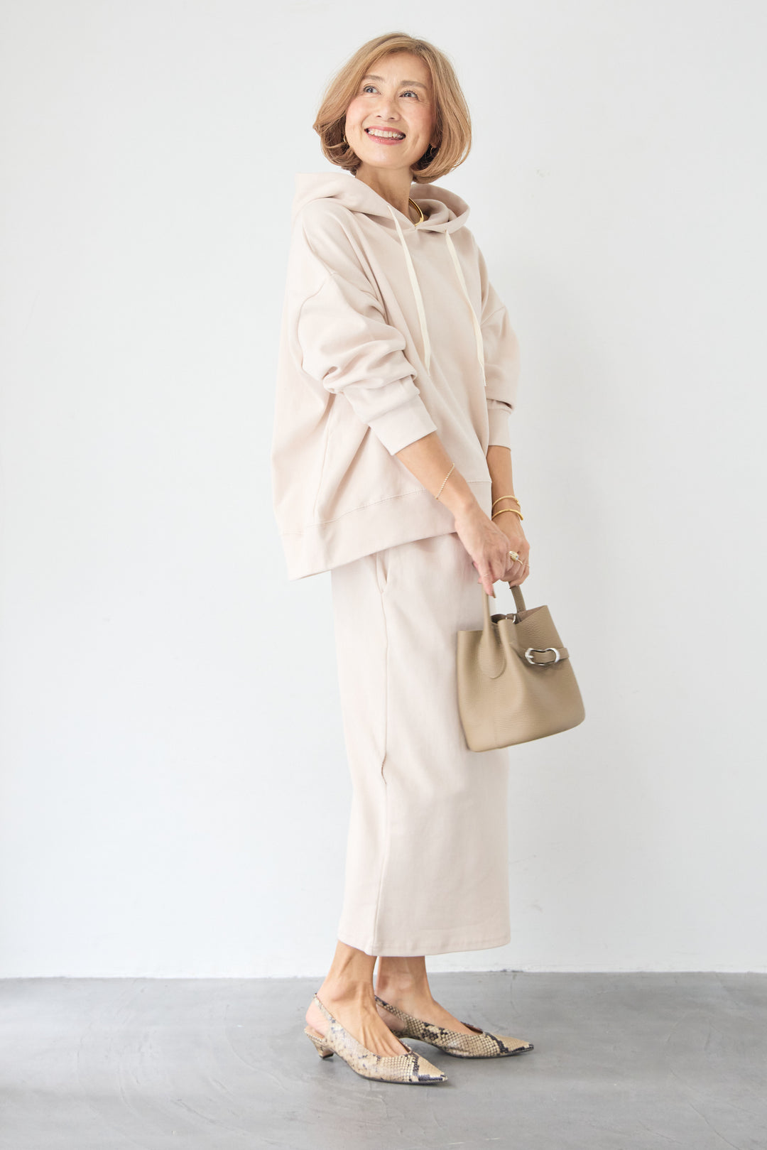 [SET]フーディパーカー＆タイトスカート セットアップ+シルキーエリュール レースキャミソール(2set)