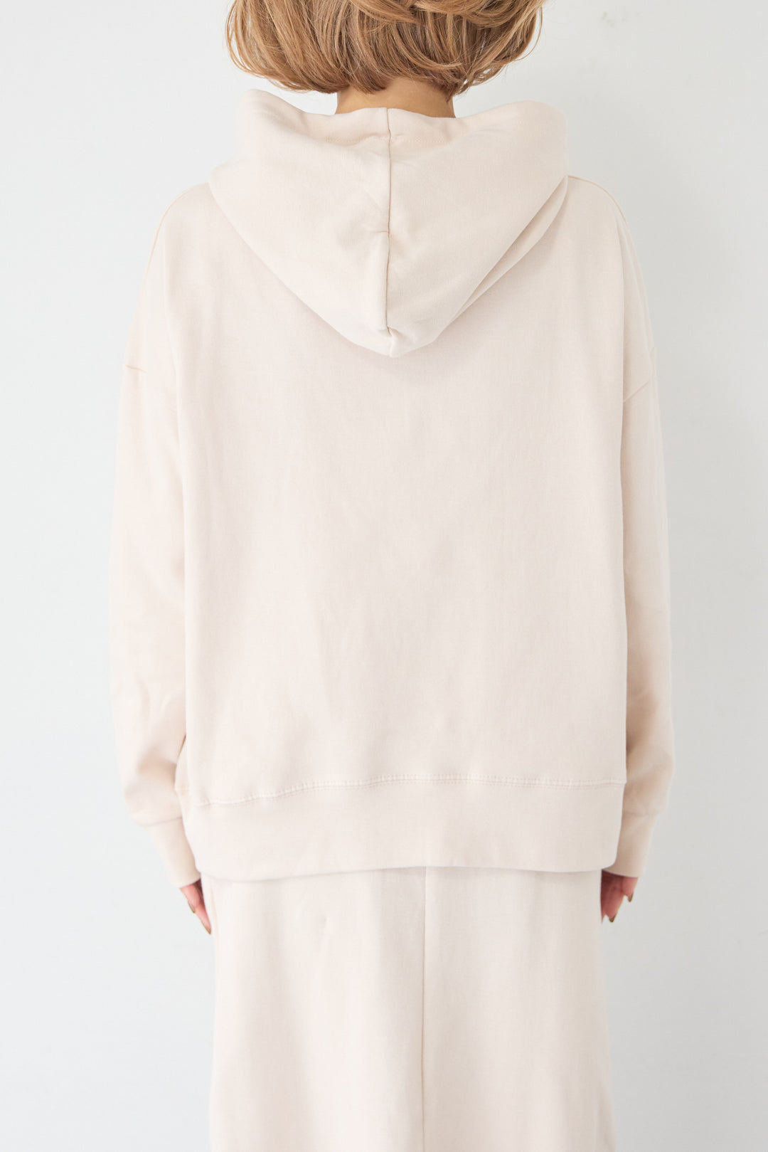 フーディパーカー＆タイトスカート セットアップ