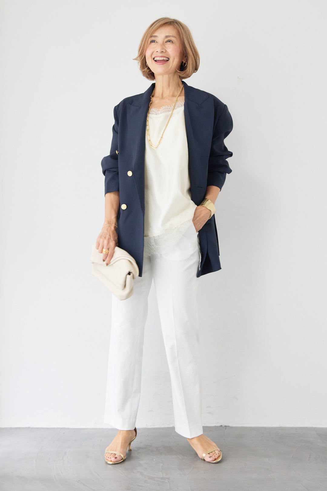 金ボタン ダブルブレストブレザー