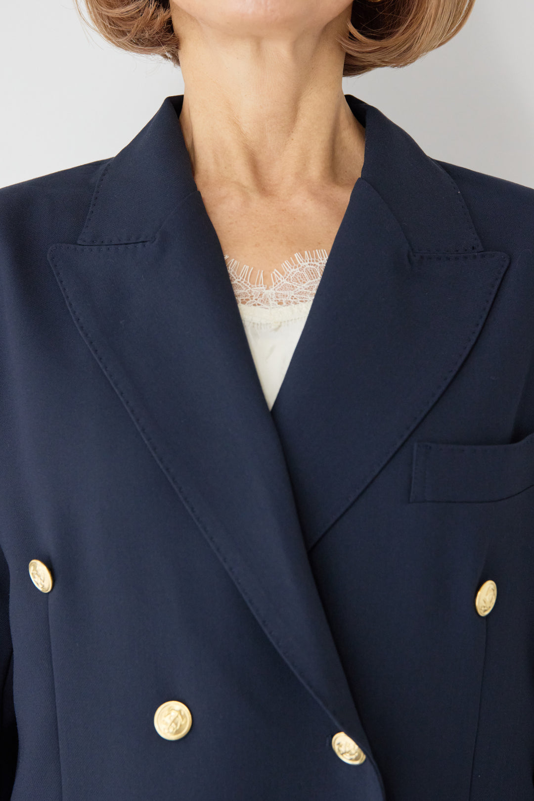 金ボタン ダブルブレストブレザー