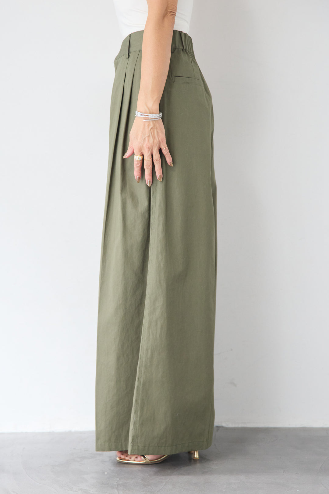ハイウエスト タックワイドパンツ