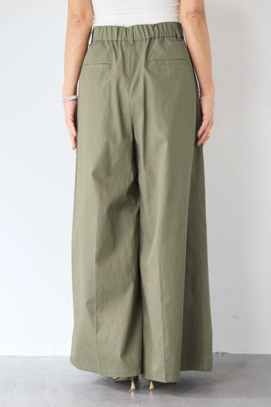 ハイウエスト タックワイドパンツ