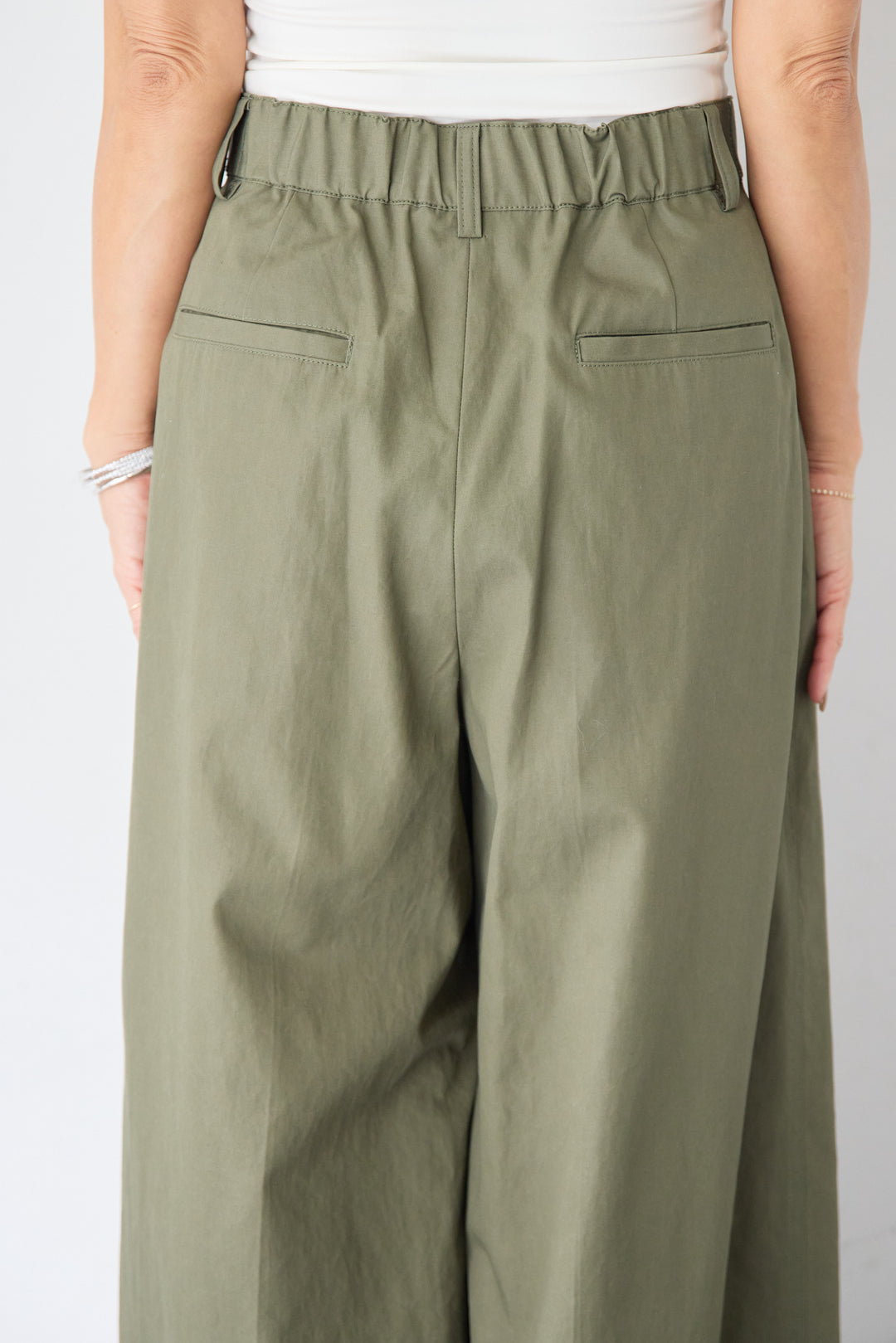 ハイウエスト タックワイドパンツ