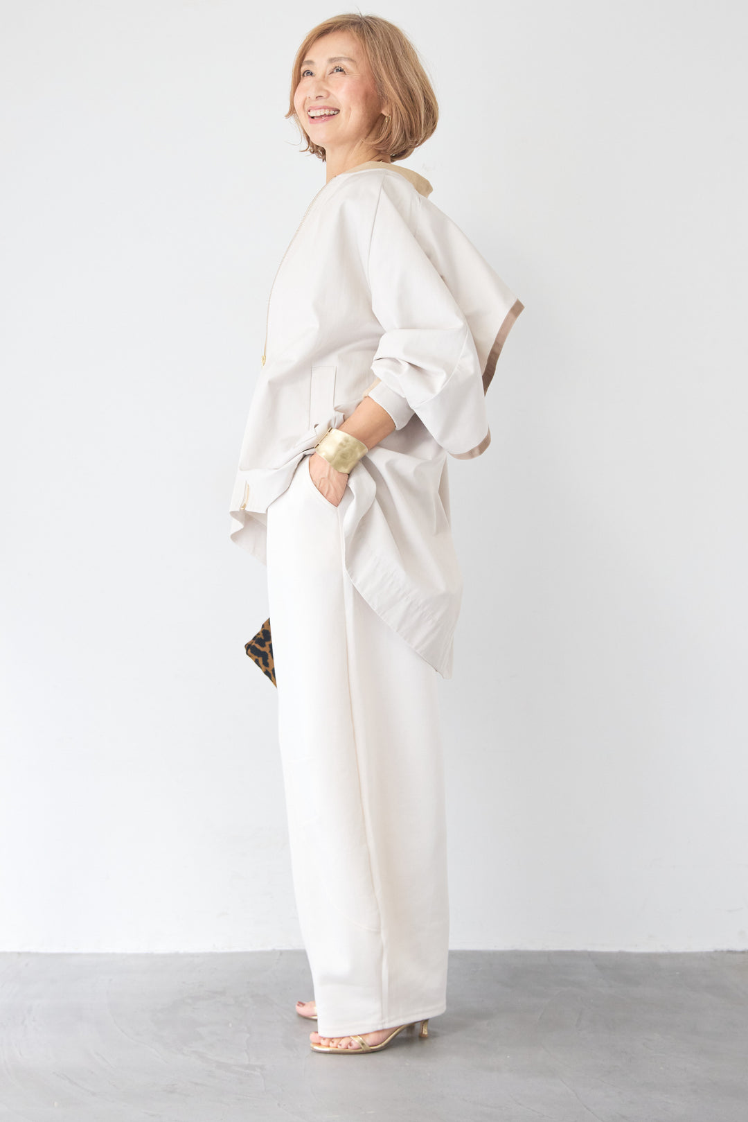 バックフレア 切替ジップアップブルゾン