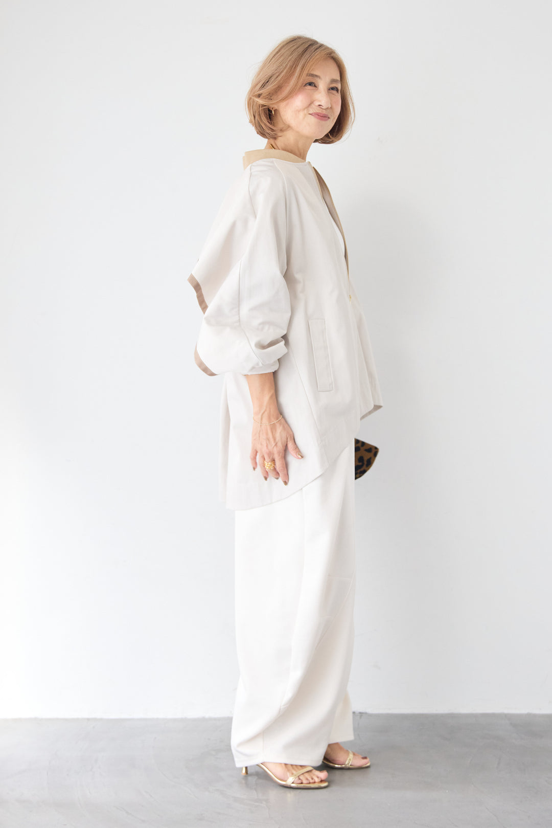 バックフレア 切替ジップアップブルゾン