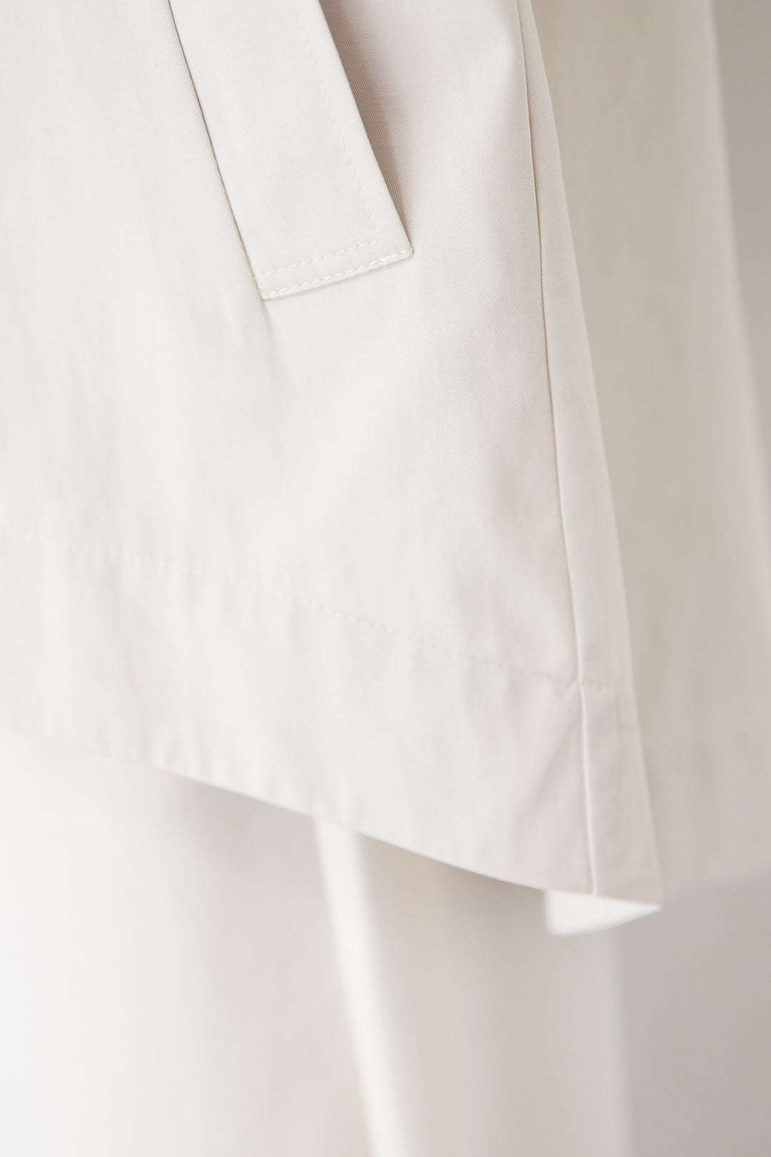 バックフレア 切替ジップアップブルゾン