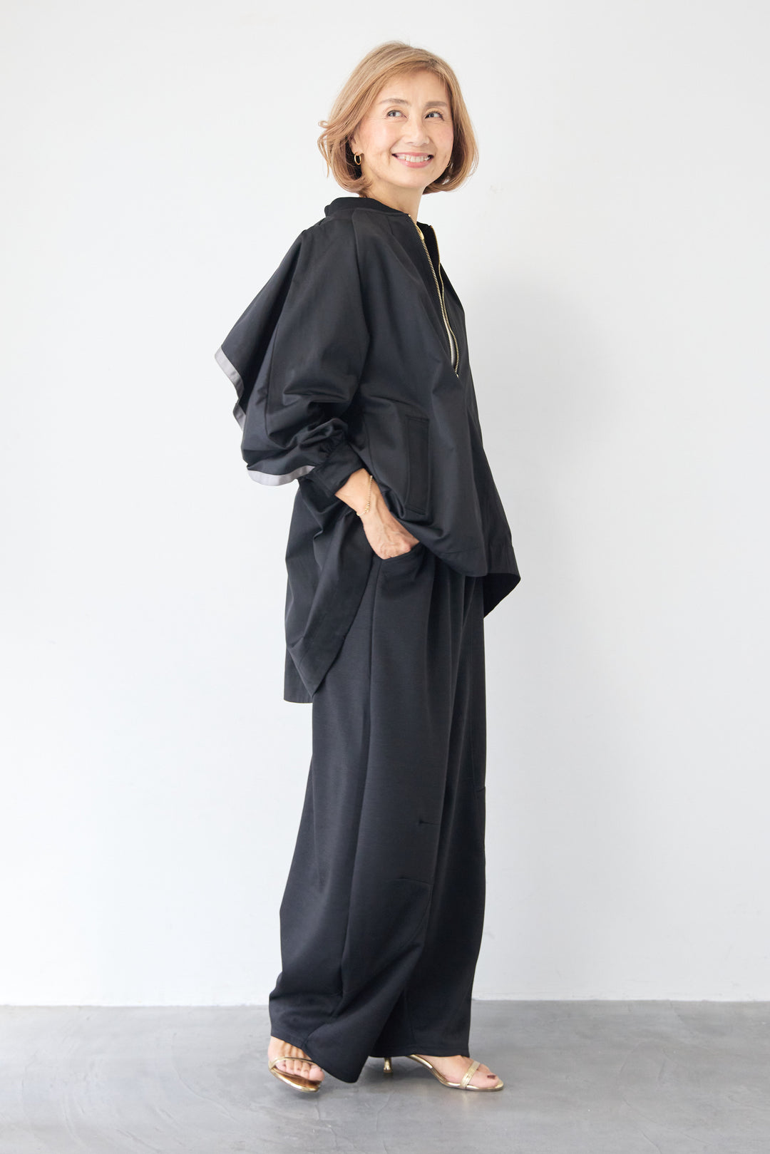 バックフレア 切替ジップアップブルゾン