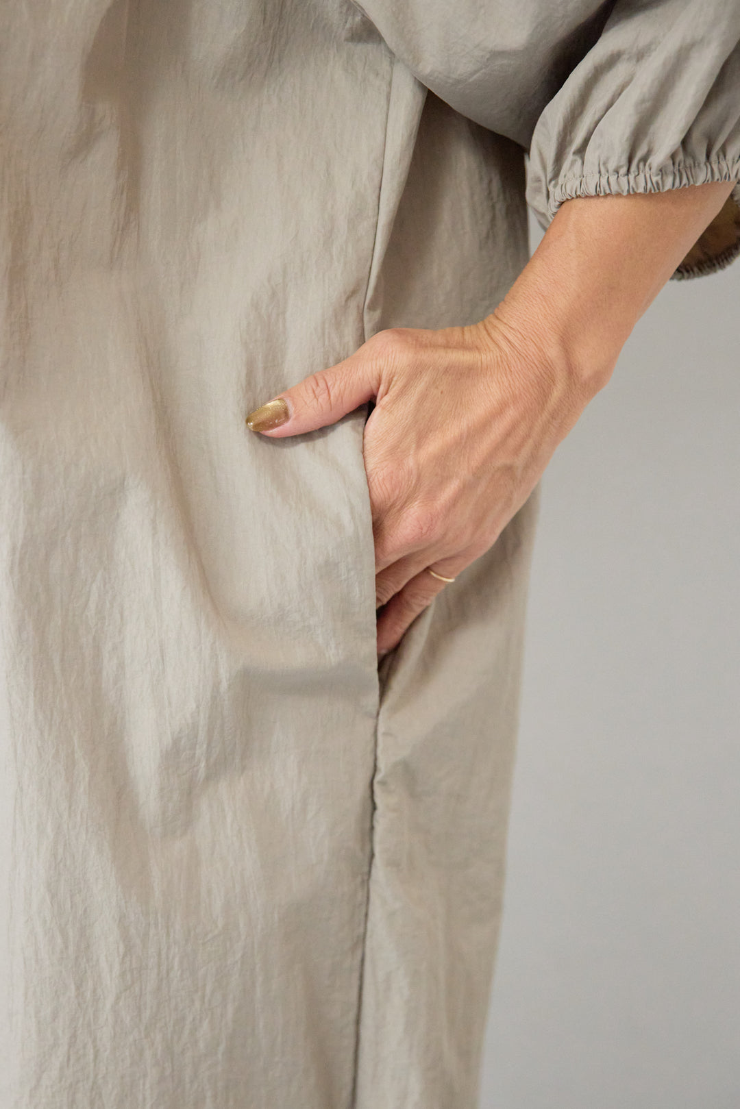 ワッシャー加工 Vネック パフスリーブ ロングワンピース