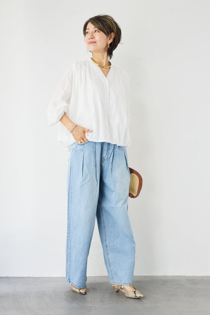 Vネックカットレースブラウス