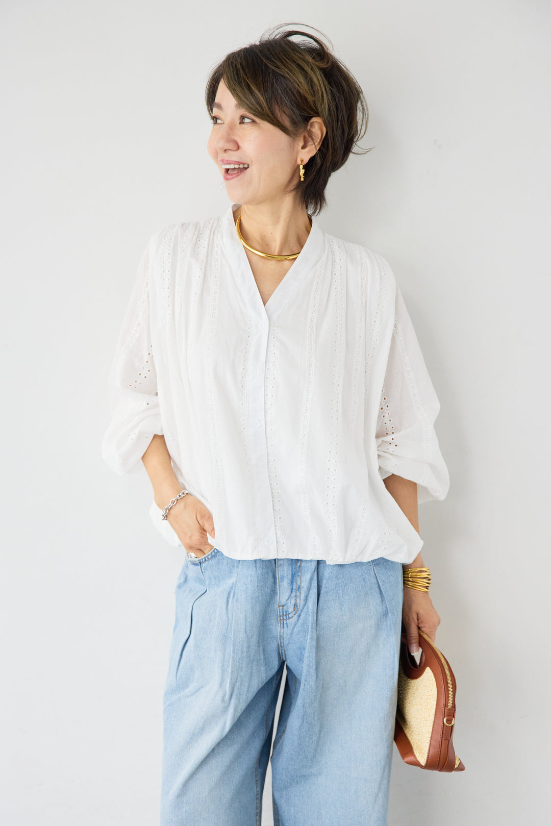 Vネックカットレースブラウス