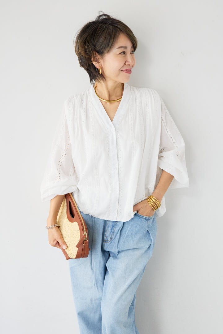 Vネックカットレースブラウス